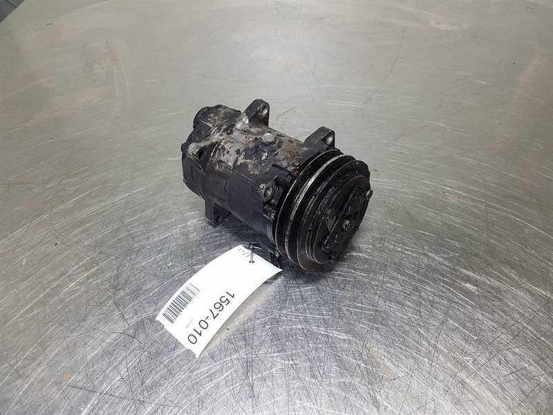 Volvo -Sanden SD7H15-Compressor/Kompressor/Aircopomp - Ilmastoinnin kompressori - Rakennuskoneet: kuva Volvo -Sanden SD7H15-Compressor/Kompressor/Aircopomp - Ilmastoinnin kompressori - Rakennuskoneet Volvo -Sanden SD7H15-Compressor/Kompressor/Aircopomp - Ilmastoinnin kompressori - Rakennuskoneet: kuva Volvo -Sanden SD7H15-Compressor/Kompressor/Aircopomp - Ilmastoinnin kompressori - Rakennuskoneet