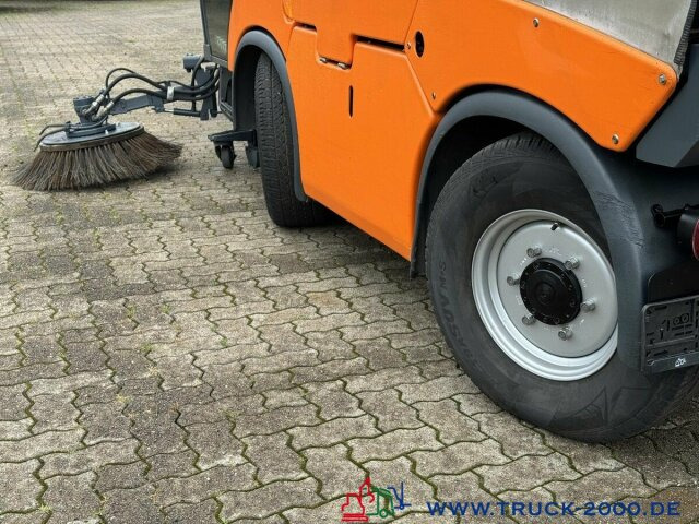 Hako Citymaster 2000 Sweeper 4 Radlenk. nur 4138 Std. - Lakaisuauto: kuva Hako Citymaster 2000 Sweeper 4 Radlenk. nur 4138 Std. - Lakaisuauto Hako Citymaster 2000 Sweeper 4 Radlenk. nur 4138 Std. - Lakaisuauto: kuva Hako Citymaster 2000 Sweeper 4 Radlenk. nur 4138 Std. - Lakaisuauto