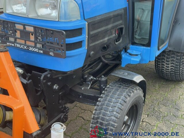 Iseki 2120 Winterdienst Besen + Streuer 2 Zapfwellen - Kunnan traktori: kuva Iseki 2120 Winterdienst Besen + Streuer 2 Zapfwellen - Kunnan traktori Iseki 2120 Winterdienst Besen + Streuer 2 Zapfwellen - Kunnan traktori: kuva Iseki 2120 Winterdienst Besen + Streuer 2 Zapfwellen - Kunnan traktori