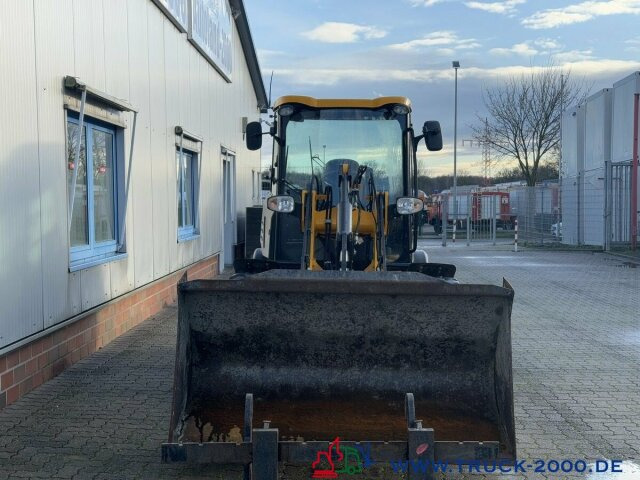 JCB 407 T4 4x4 Radlader Schutzkabine Schaufel +Gabel - Pyöräkuormaaja: kuva JCB 407 T4 4x4 Radlader Schutzkabine Schaufel +Gabel - Pyöräkuormaaja JCB 407 T4 4x4 Radlader Schutzkabine Schaufel +Gabel - Pyöräkuormaaja: kuva JCB 407 T4 4x4 Radlader Schutzkabine Schaufel +Gabel - Pyöräkuormaaja
