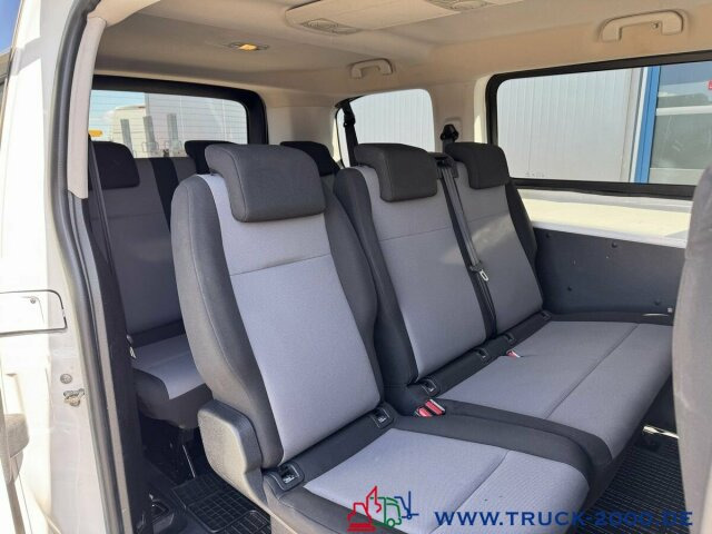 Opel Vivaro 9 Sitzer Klima vorne & hinten Navi + DAB - Minibussi, Pikkubussi: kuva Opel Vivaro 9 Sitzer Klima vorne & hinten Navi + DAB - Minibussi, Pikkubussi Opel Vivaro 9 Sitzer Klima vorne & hinten Navi + DAB - Minibussi, Pikkubussi: kuva Opel Vivaro 9 Sitzer Klima vorne & hinten Navi + DAB - Minibussi, Pikkubussi