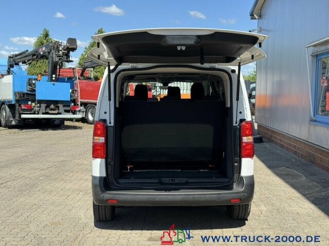 Opel Vivaro 9 Sitzer Klima vorne & hinten Navi + DAB - Minibussi, Pikkubussi: kuva Opel Vivaro 9 Sitzer Klima vorne & hinten Navi + DAB - Minibussi, Pikkubussi Opel Vivaro 9 Sitzer Klima vorne & hinten Navi + DAB - Minibussi, Pikkubussi: kuva Opel Vivaro 9 Sitzer Klima vorne & hinten Navi + DAB - Minibussi, Pikkubussi