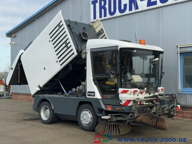 Ravo 540 3 Besensystem Sweeper + Sprühen 50 Km/h - Lakaisuauto: kuva Ravo 540 3 Besensystem Sweeper + Sprühen 50 Km/h - Lakaisuauto Ravo 540 3 Besensystem Sweeper + Sprühen 50 Km/h - Lakaisuauto: kuva Ravo 540 3 Besensystem Sweeper + Sprühen 50 Km/h - Lakaisuauto