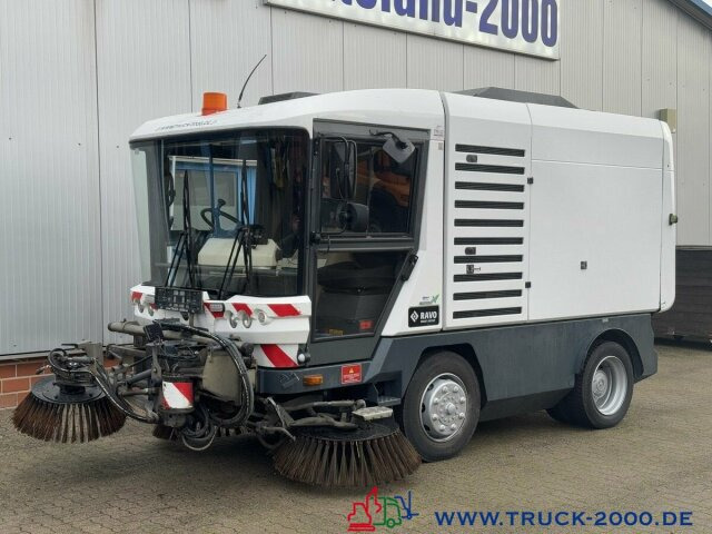 Ravo 540 3 Besensystem Sweeper + Sprühen 50 Km/h - Lakaisuauto: kuva Ravo 540 3 Besensystem Sweeper + Sprühen 50 Km/h - Lakaisuauto Ravo 540 3 Besensystem Sweeper + Sprühen 50 Km/h - Lakaisuauto: kuva Ravo 540 3 Besensystem Sweeper + Sprühen 50 Km/h - Lakaisuauto