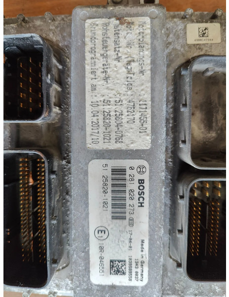 MAN D2676LF53 TGS 26.420 Euro6 - Moottori ja osat: kuva MAN D2676LF53 TGS 26.420 Euro6 - Moottori ja osat MAN D2676LF53 TGS 26.420 Euro6 - Moottori ja osat: kuva MAN D2676LF53 TGS 26.420 Euro6 - Moottori ja osat