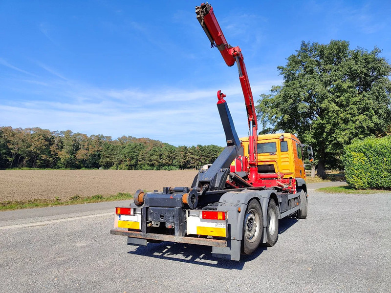 Koukkulava kuorma-auto, Nosturiauto MAN TGA 28.310 Container / Fassi F130: kuva Koukkulava kuorma-auto, Nosturiauto MAN TGA 28.310 Container / Fassi F130