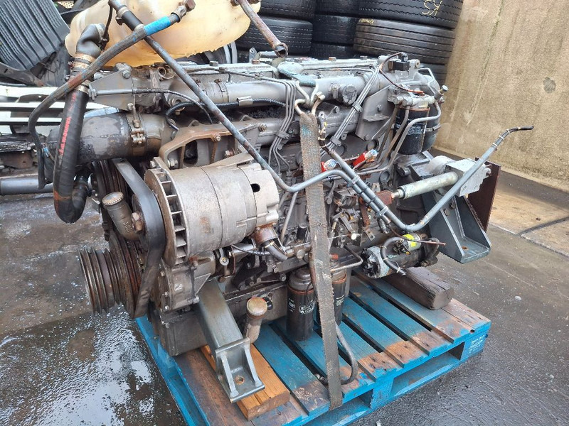 DAF RS180M (75CF) - Moottori: kuva DAF RS180M (75CF) - Moottori DAF RS180M (75CF) - Moottori: kuva DAF RS180M (75CF) - Moottori