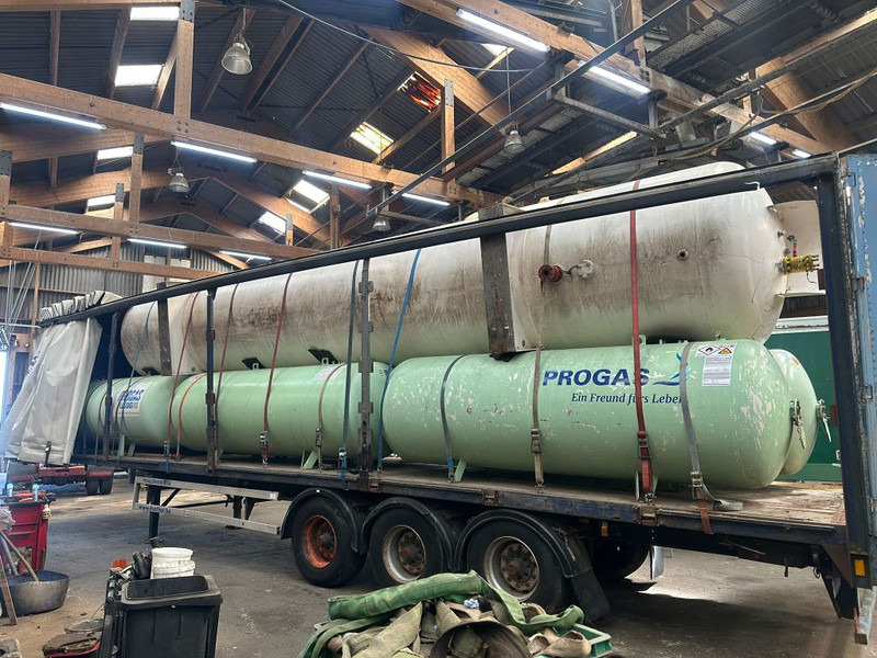 FULL TRAILER LOADED WITH LPG TANKS - Pressukapellipuoliperävaunu: kuva FULL TRAILER LOADED WITH LPG TANKS - Pressukapellipuoliperävaunu FULL TRAILER LOADED WITH LPG TANKS - Pressukapellipuoliperävaunu: kuva FULL TRAILER LOADED WITH LPG TANKS - Pressukapellipuoliperävaunu