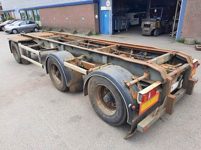 Floor FLA-3-101 - Konttialus/ Vaihtokuormatilat puoliperävaunu: kuva Floor FLA-3-101 - Konttialus/ Vaihtokuormatilat puoliperävaunu Floor FLA-3-101 - Konttialus/ Vaihtokuormatilat puoliperävaunu: kuva Floor FLA-3-101 - Konttialus/ Vaihtokuormatilat puoliperävaunu