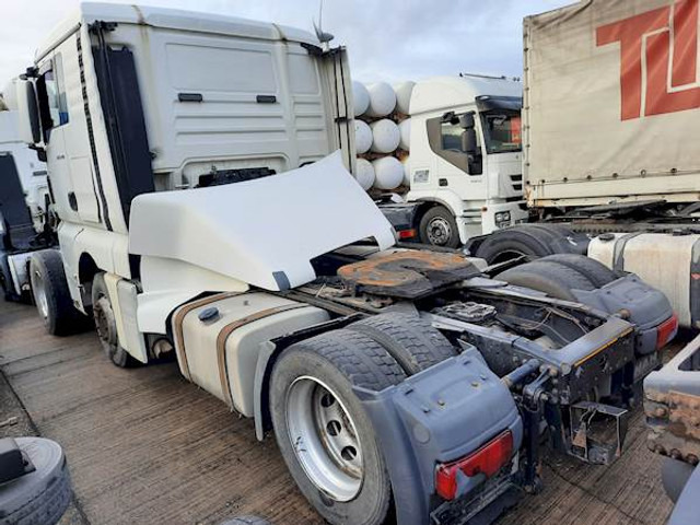 MAN TGX 18.400 - Vetopöytäauto: kuva MAN TGX 18.400 - Vetopöytäauto MAN TGX 18.400 - Vetopöytäauto: kuva MAN TGX 18.400 - Vetopöytäauto