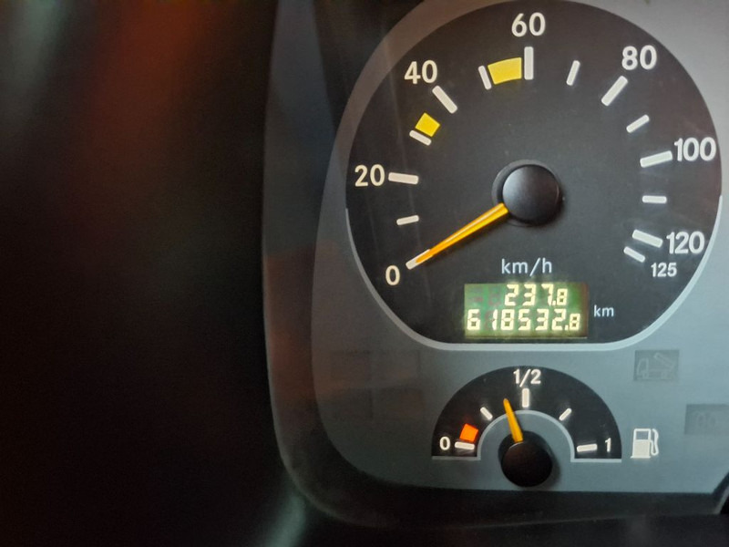 Mercedes-Benz ACTROS 2041 AS 4x4 - Vetopöytäauto: kuva Mercedes-Benz ACTROS 2041 AS 4x4 - Vetopöytäauto Mercedes-Benz ACTROS 2041 AS 4x4 - Vetopöytäauto: kuva Mercedes-Benz ACTROS 2041 AS 4x4 - Vetopöytäauto