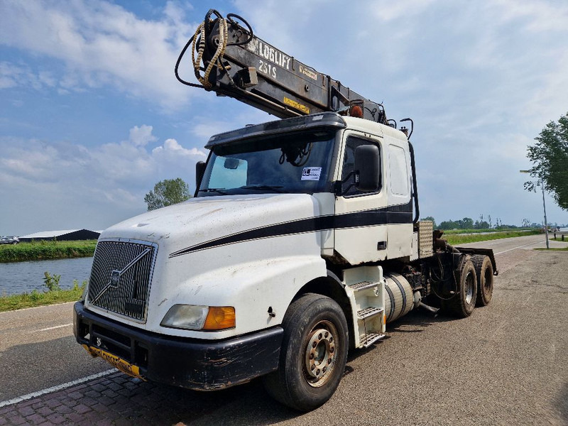 Volvo NH12.460 - Vetopöytäauto: kuva Volvo NH12.460 - Vetopöytäauto Volvo NH12.460 - Vetopöytäauto: kuva Volvo NH12.460 - Vetopöytäauto