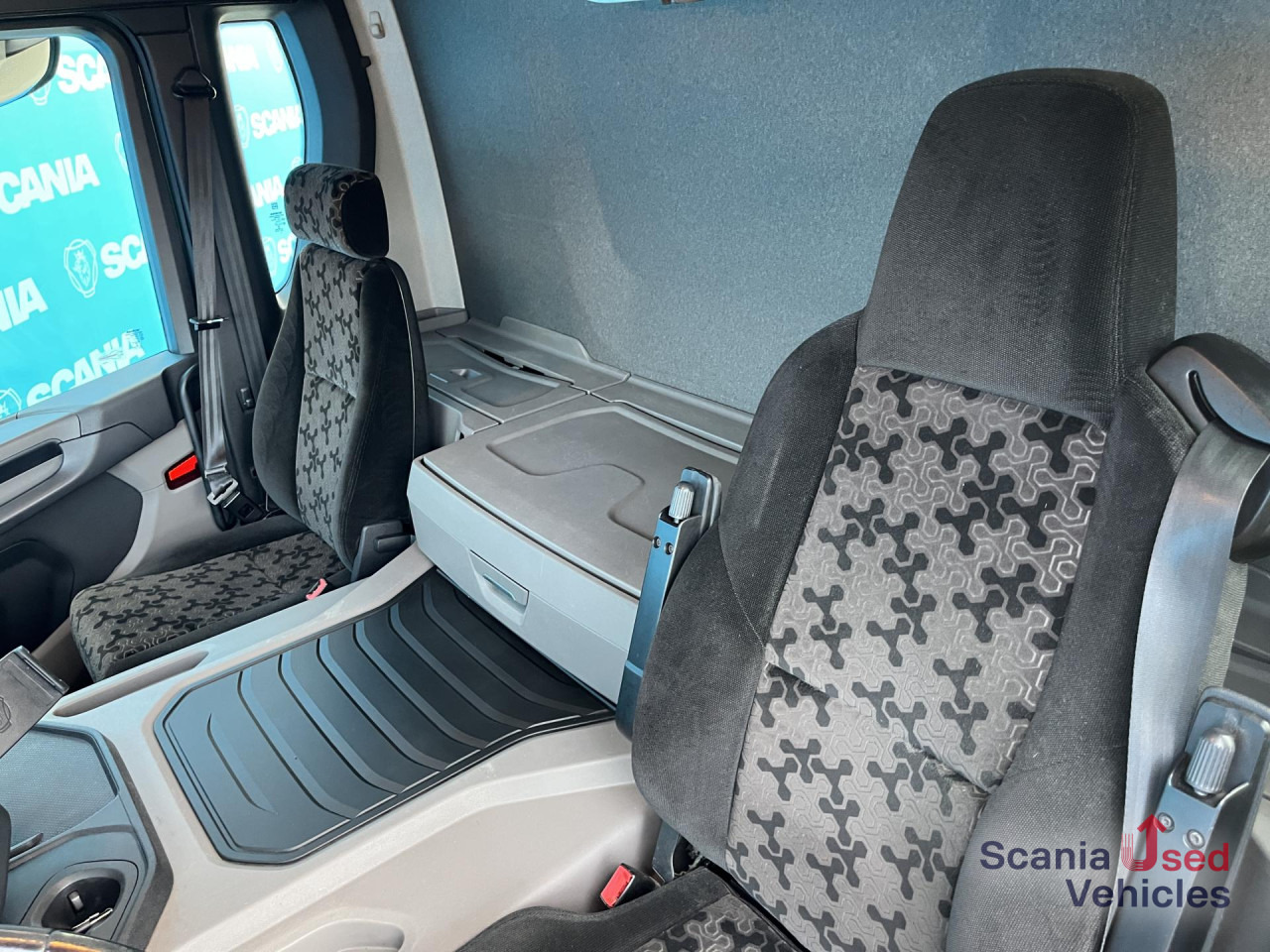 SCANIA P 320 B6x2*4NB RETARDER FULL AIR 8T 7.2x2.5x2.35M - Umpikori kuorma-auto: kuva SCANIA P 320 B6x2*4NB RETARDER FULL AIR 8T 7.2x2.5x2.35M - Umpikori kuorma-auto SCANIA P 320 B6x2*4NB RETARDER FULL AIR 8T 7.2x2.5x2.35M - Umpikori kuorma-auto: kuva SCANIA P 320 B6x2*4NB RETARDER FULL AIR 8T 7.2x2.5x2.35M - Umpikori kuorma-auto