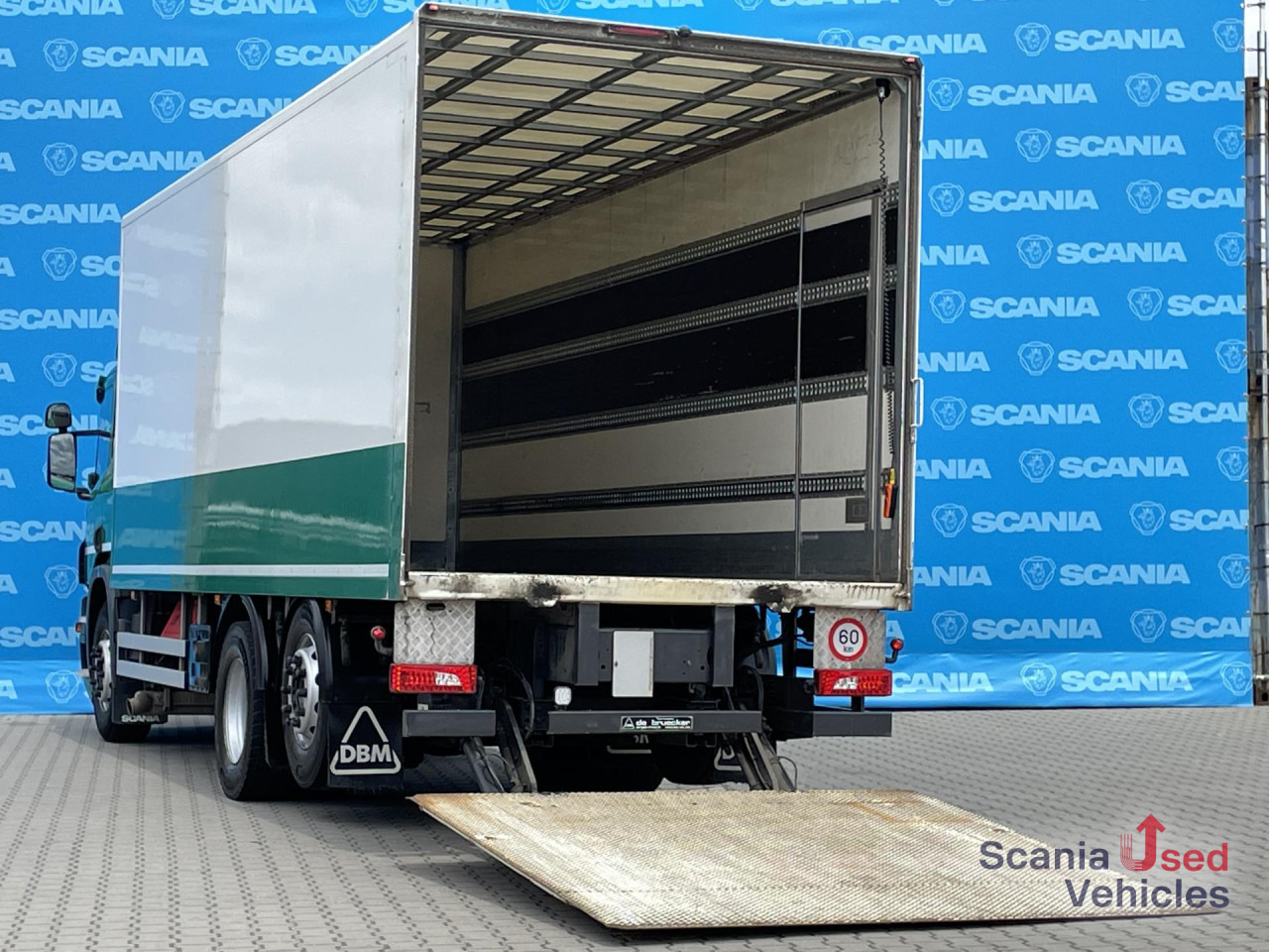 Umpikori kuorma-auto SCANIA P 320 DB6x2*4MNB RETARDER FULL AIR 8T TAIL LIFT 2T: kuva Umpikori kuorma-auto SCANIA P 320 DB6x2*4MNB RETARDER FULL AIR 8T TAIL LIFT 2T