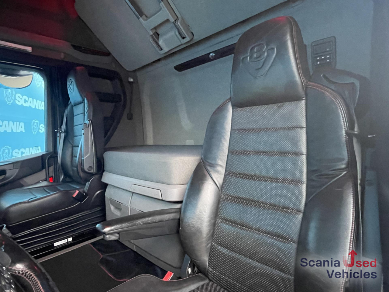 SCANIA R 650 B6x4NB RETARDER V8 WOOD KESLA 2112T CRANE - Puuauto, Nosturiauto: kuva SCANIA R 650 B6x4NB RETARDER V8 WOOD KESLA 2112T CRANE - Puuauto, Nosturiauto SCANIA R 650 B6x4NB RETARDER V8 WOOD KESLA 2112T CRANE - Puuauto, Nosturiauto: kuva SCANIA R 650 B6x4NB RETARDER V8 WOOD KESLA 2112T CRANE - Puuauto, Nosturiauto