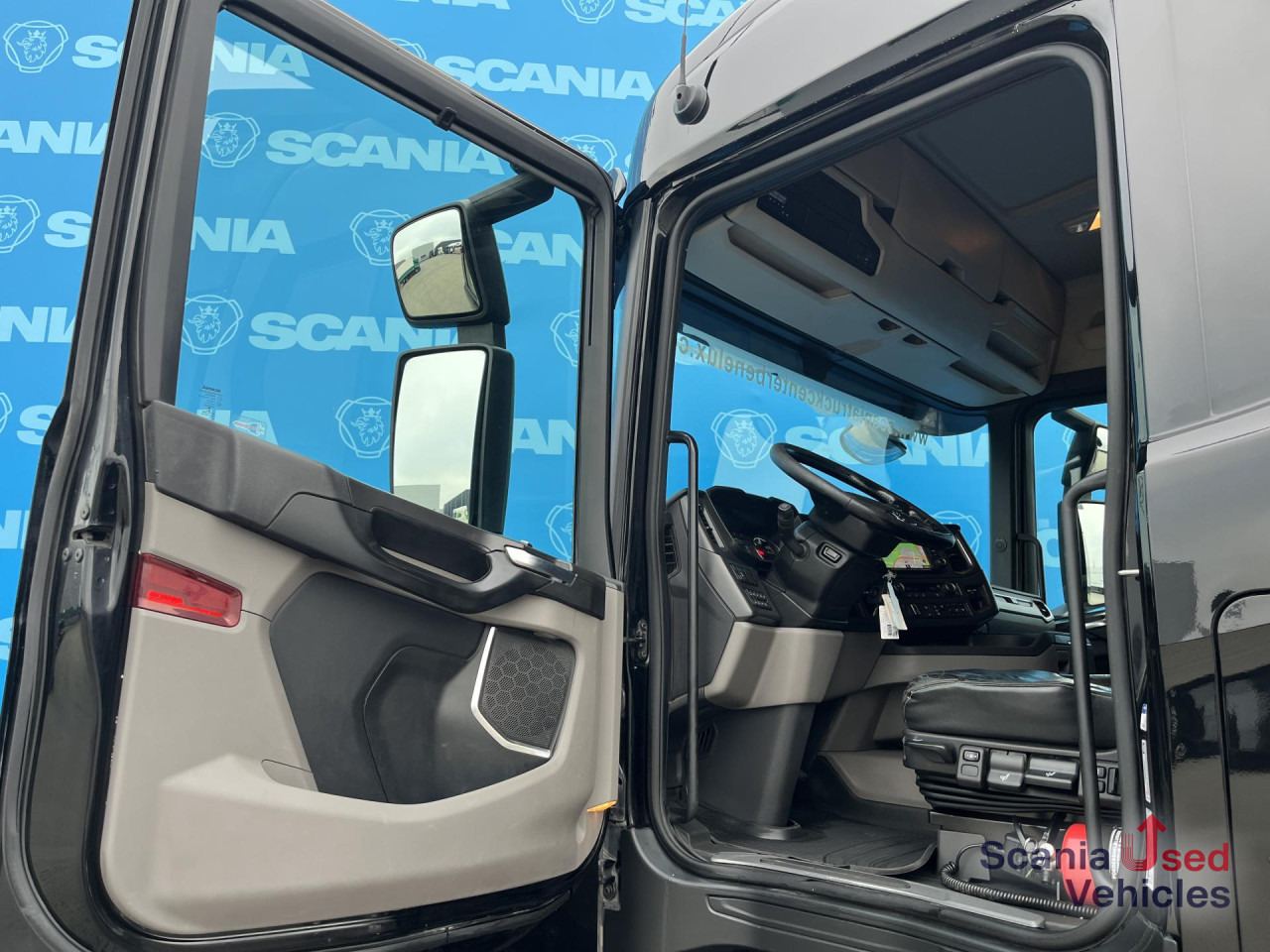 SCANIA R 450 A4x2NB DIFF-LOCK FULL AIR PTO PARK AIRCO - Vetopöytäauto: kuva SCANIA R 450 A4x2NB DIFF-LOCK FULL AIR PTO PARK AIRCO - Vetopöytäauto SCANIA R 450 A4x2NB DIFF-LOCK FULL AIR PTO PARK AIRCO - Vetopöytäauto: kuva SCANIA R 450 A4x2NB DIFF-LOCK FULL AIR PTO PARK AIRCO - Vetopöytäauto