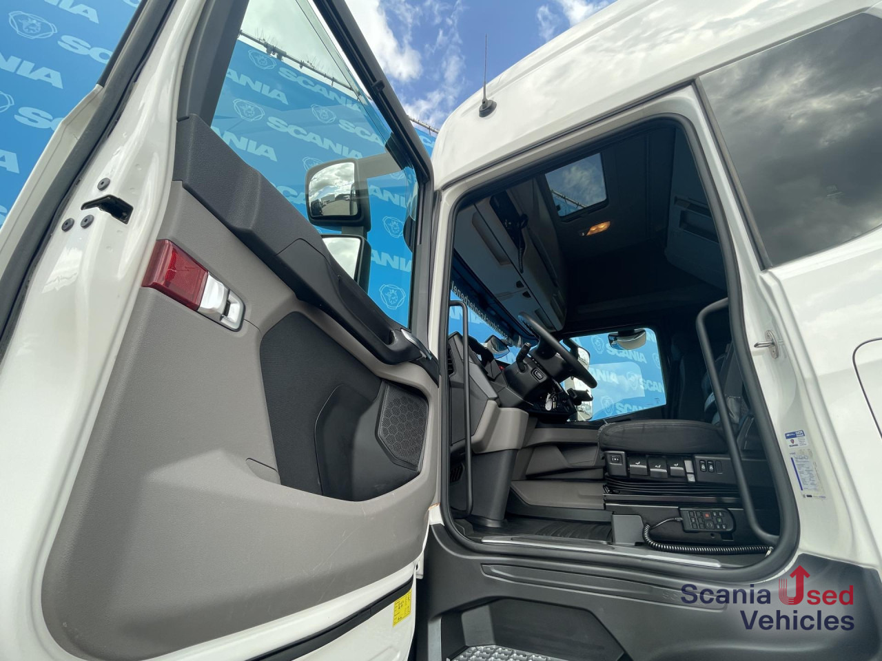 SCANIA R 500 A4x2NA DIFF-L RETARDER PTO ADR-FL ACC SMART2 - Vetopöytäauto: kuva SCANIA R 500 A4x2NA DIFF-L RETARDER PTO ADR-FL ACC SMART2 - Vetopöytäauto SCANIA R 500 A4x2NA DIFF-L RETARDER PTO ADR-FL ACC SMART2 - Vetopöytäauto: kuva SCANIA R 500 A4x2NA DIFF-L RETARDER PTO ADR-FL ACC SMART2 - Vetopöytäauto