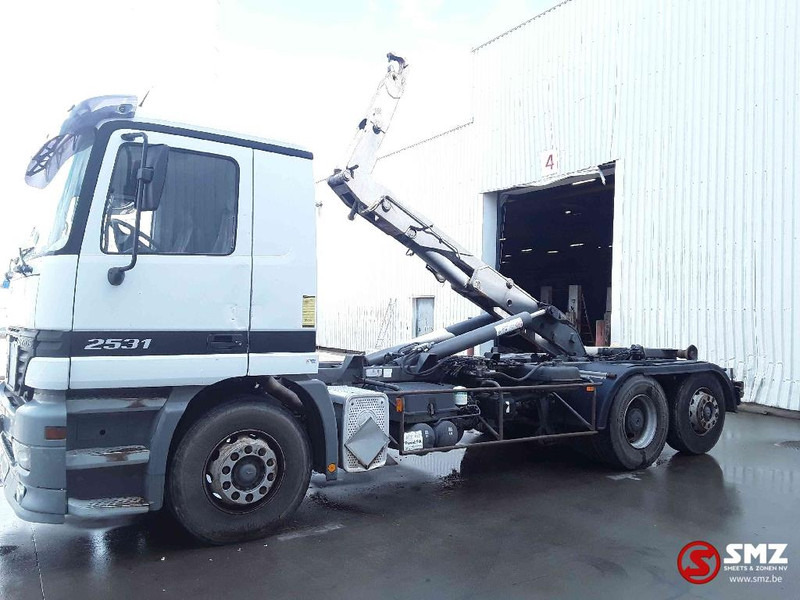 Mercedes-Benz Actros 2531 francais - Konttialus/ Vaihtokuormatilat kuorma-auto: kuva Mercedes-Benz Actros 2531 francais - Konttialus/ Vaihtokuormatilat kuorma-auto Mercedes-Benz Actros 2531 francais - Konttialus/ Vaihtokuormatilat kuorma-auto: kuva Mercedes-Benz Actros 2531 francais - Konttialus/ Vaihtokuormatilat kuorma-auto