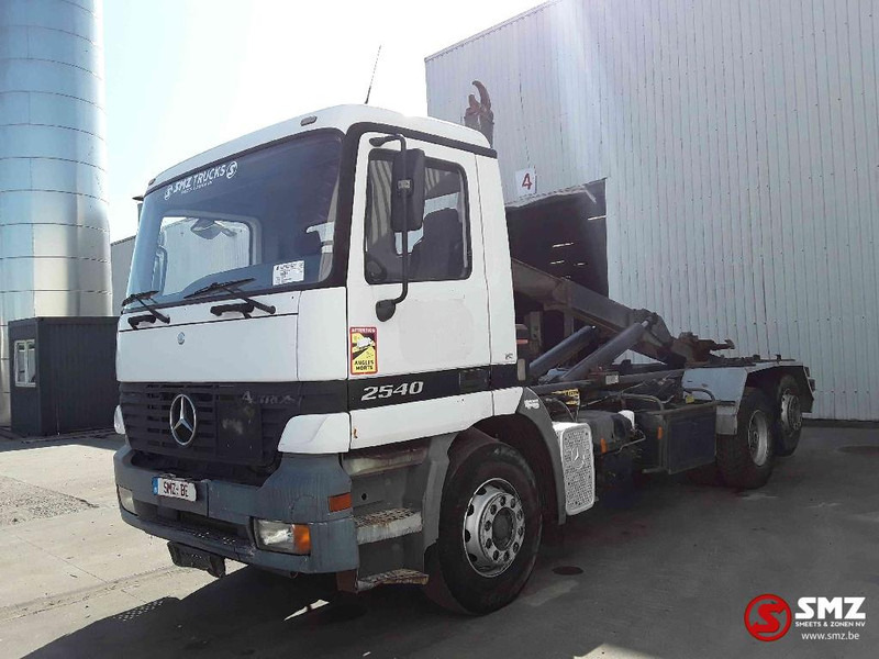 Mercedes-Benz Actros 2540 6x2 francais - Konttialus/ Vaihtokuormatilat kuorma-auto: kuva Mercedes-Benz Actros 2540 6x2 francais - Konttialus/ Vaihtokuormatilat kuorma-auto Mercedes-Benz Actros 2540 6x2 francais - Konttialus/ Vaihtokuormatilat kuorma-auto: kuva Mercedes-Benz Actros 2540 6x2 francais - Konttialus/ Vaihtokuormatilat kuorma-auto