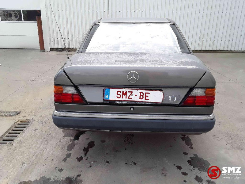 Henkilöauto Mercedes-Benz: kuva Henkilöauto Mercedes-Benz Henkilöauto Mercedes-Benz: kuva Henkilöauto Mercedes-Benz