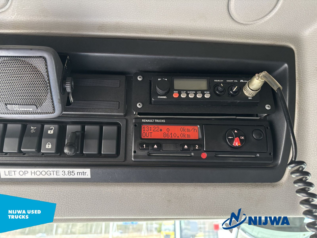 Pressukapelli kuorma-auto Renault MIDLUM 220 4x2 Schuifzeil + Laadklep: kuva Pressukapelli kuorma-auto Renault MIDLUM 220 4x2 Schuifzeil + Laadklep