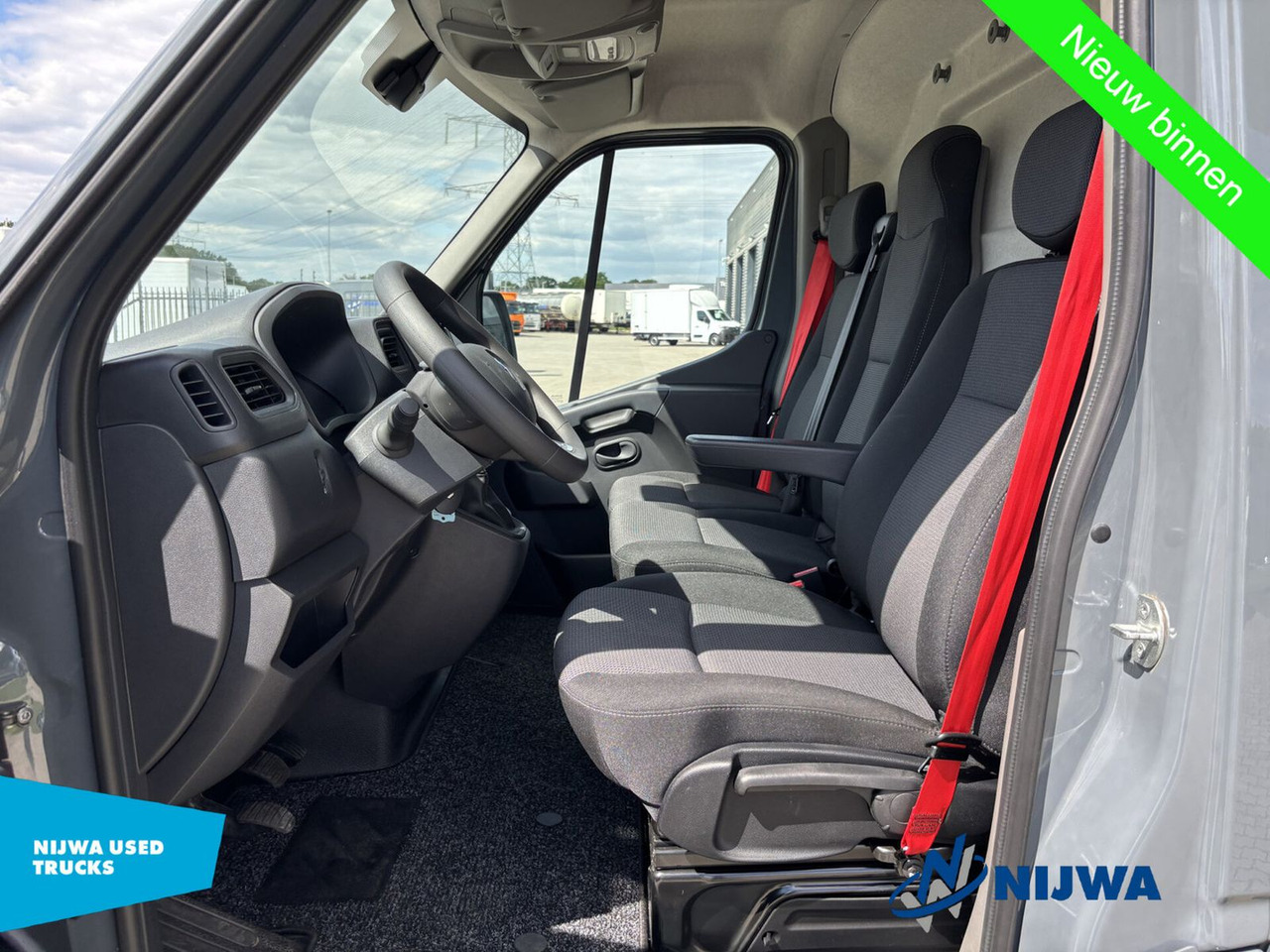 Renault Master T35 150 L2H2 Imperial + Trekhaak Kasten - Pakettiauto: kuva Renault Master T35 150 L2H2 Imperial + Trekhaak Kasten - Pakettiauto Renault Master T35 150 L2H2 Imperial + Trekhaak Kasten - Pakettiauto: kuva Renault Master T35 150 L2H2 Imperial + Trekhaak Kasten - Pakettiauto