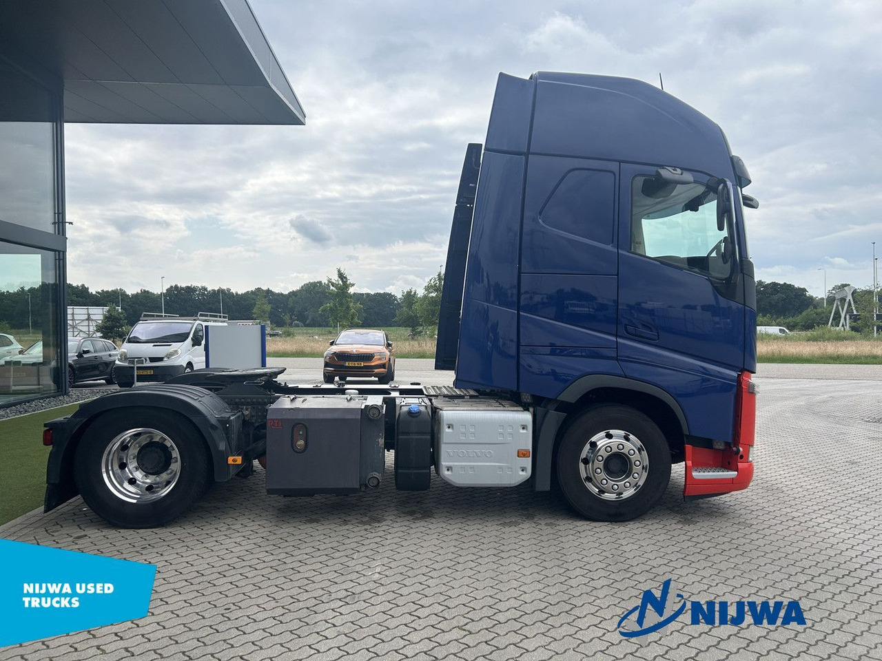 Vetopöytäauto Volvo FH 460 4x2 I-Save + Compressor: kuva Vetopöytäauto Volvo FH 460 4x2 I-Save + Compressor