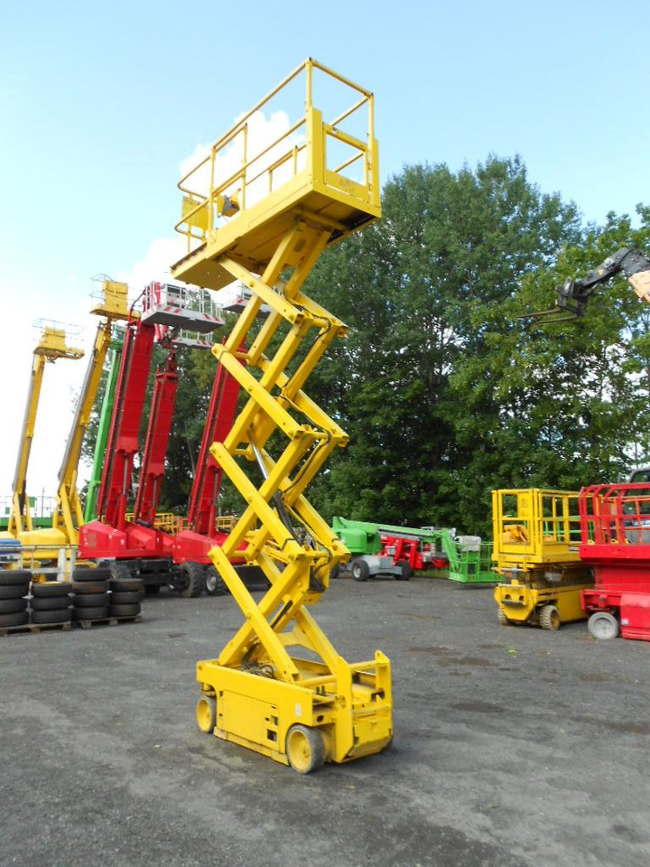 Genie GS 1930, Scherenarbeitsbühne Genie 8 m - Itsekulkevat henkilönostimet: kuva Genie GS 1930, Scherenarbeitsbühne Genie 8 m - Itsekulkevat henkilönostimet Genie GS 1930, Scherenarbeitsbühne Genie 8 m - Itsekulkevat henkilönostimet: kuva Genie GS 1930, Scherenarbeitsbühne Genie 8 m - Itsekulkevat henkilönostimet