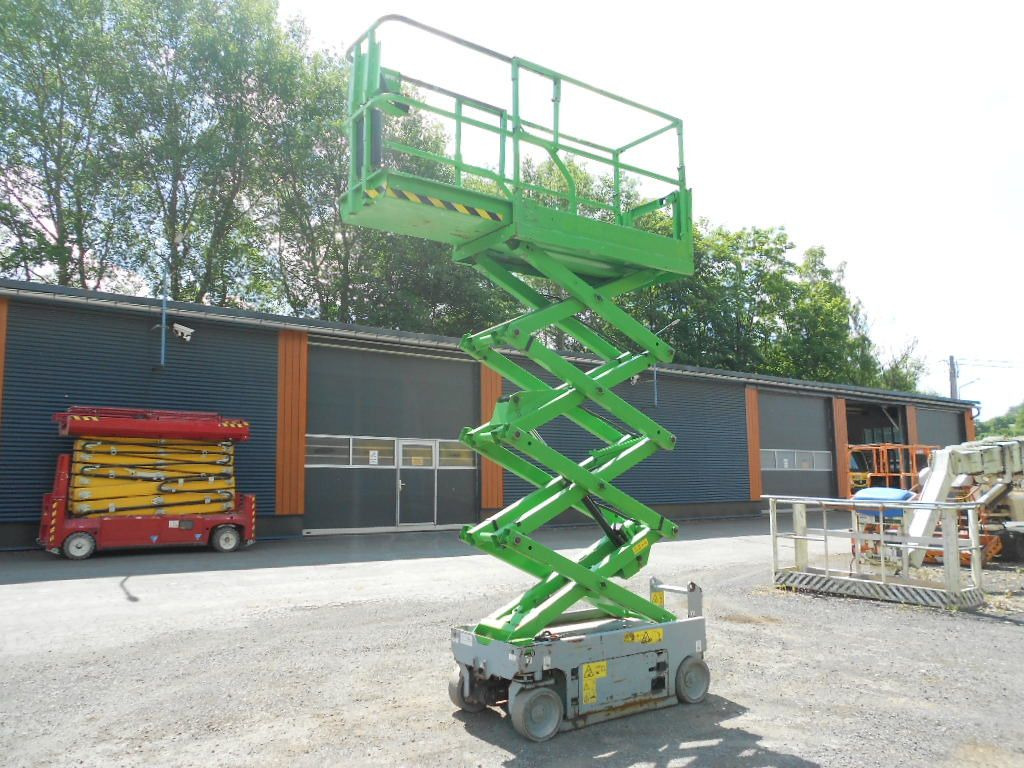 Genie GS 1932, Scherenarbeitsbühne Genie 8 m - Itsekulkevat henkilönostimet: kuva Genie GS 1932, Scherenarbeitsbühne Genie 8 m - Itsekulkevat henkilönostimet Genie GS 1932, Scherenarbeitsbühne Genie 8 m - Itsekulkevat henkilönostimet: kuva Genie GS 1932, Scherenarbeitsbühne Genie 8 m - Itsekulkevat henkilönostimet