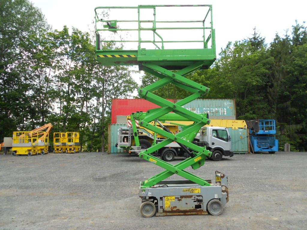 Genie GS 1932, Scherenarbeitsbühne Genie 8 m - Itsekulkevat henkilönostimet: kuva Genie GS 1932, Scherenarbeitsbühne Genie 8 m - Itsekulkevat henkilönostimet Genie GS 1932, Scherenarbeitsbühne Genie 8 m - Itsekulkevat henkilönostimet: kuva Genie GS 1932, Scherenarbeitsbühne Genie 8 m - Itsekulkevat henkilönostimet