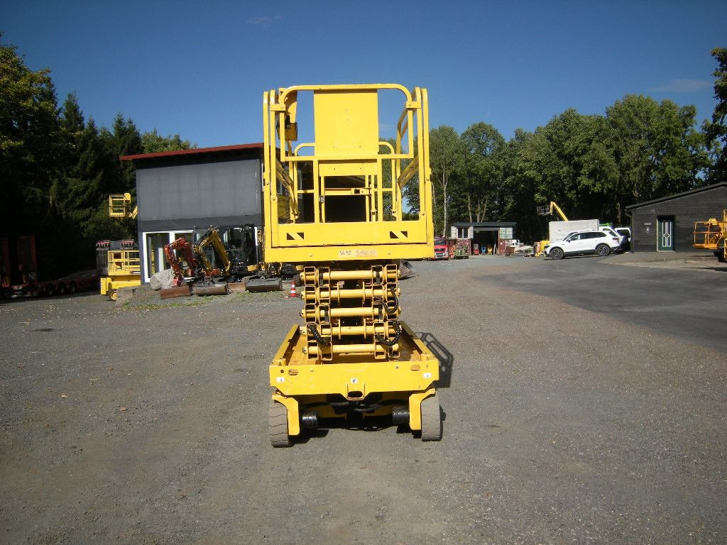 Itsekulkevat henkilönostimet Genie GS 4047 Scherenarbeitsbühne Genie 14 m: kuva Itsekulkevat henkilönostimet Genie GS 4047 Scherenarbeitsbühne Genie 14 m Itsekulkevat henkilönostimet Genie GS 4047 Scherenarbeitsbühne Genie 14 m: kuva Itsekulkevat henkilönostimet Genie GS 4047 Scherenarbeitsbühne Genie 14 m