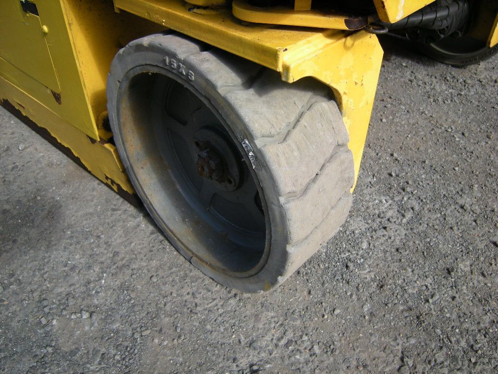 Itsekulkevat henkilönostimet Genie GS 4047 Scherenarbeitsbühne Genie 14 m: kuva Itsekulkevat henkilönostimet Genie GS 4047 Scherenarbeitsbühne Genie 14 m Itsekulkevat henkilönostimet Genie GS 4047 Scherenarbeitsbühne Genie 14 m: kuva Itsekulkevat henkilönostimet Genie GS 4047 Scherenarbeitsbühne Genie 14 m