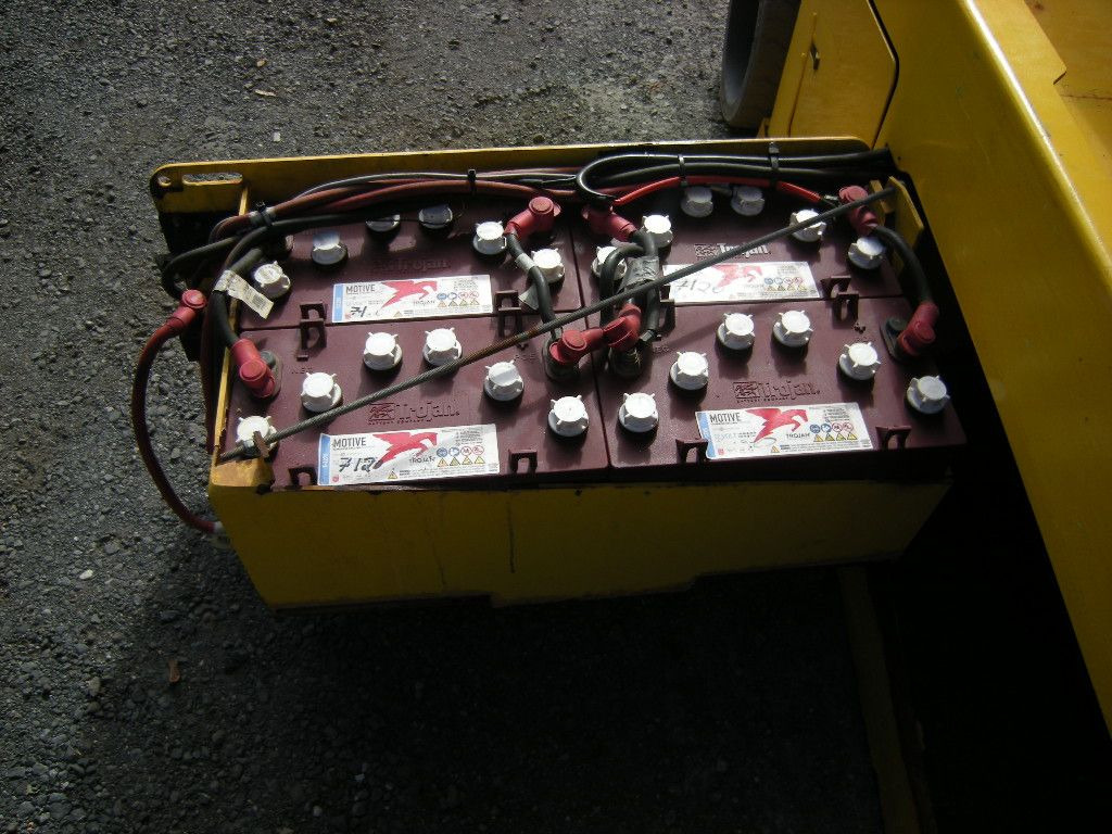 Itsekulkevat henkilönostimet Genie GS 4047 Scherenarbeitsbühne Genie 14 m: kuva Itsekulkevat henkilönostimet Genie GS 4047 Scherenarbeitsbühne Genie 14 m Itsekulkevat henkilönostimet Genie GS 4047 Scherenarbeitsbühne Genie 14 m: kuva Itsekulkevat henkilönostimet Genie GS 4047 Scherenarbeitsbühne Genie 14 m