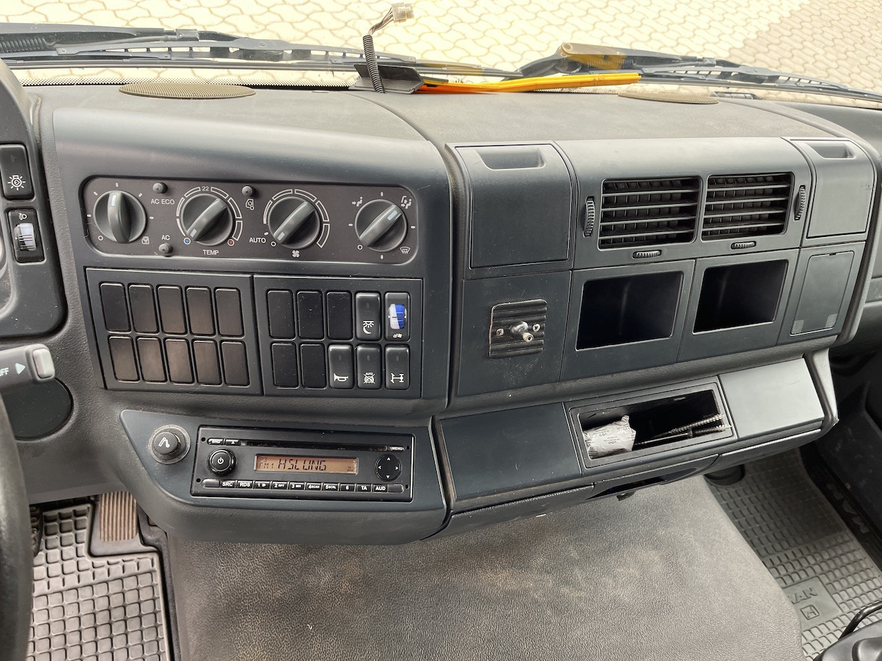 MAN TGL 8.220 4x2 Pritsche AHK - Avolava pakettiauto: kuva MAN TGL 8.220 4x2 Pritsche AHK - Avolava pakettiauto MAN TGL 8.220 4x2 Pritsche AHK - Avolava pakettiauto: kuva MAN TGL 8.220 4x2 Pritsche AHK - Avolava pakettiauto