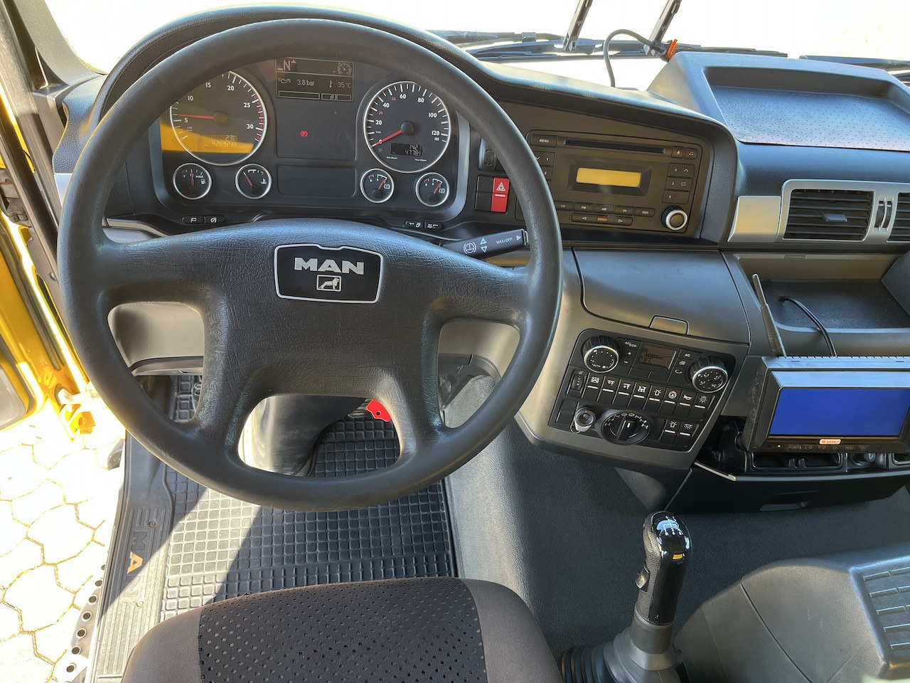 MAN TGS 28.480 6x4 4x4 Dreiseitenkipper Allrad Liftachse - Kippiauto kuorma-auto: kuva MAN TGS 28.480 6x4 4x4 Dreiseitenkipper Allrad Liftachse - Kippiauto kuorma-auto MAN TGS 28.480 6x4 4x4 Dreiseitenkipper Allrad Liftachse - Kippiauto kuorma-auto: kuva MAN TGS 28.480 6x4 4x4 Dreiseitenkipper Allrad Liftachse - Kippiauto kuorma-auto