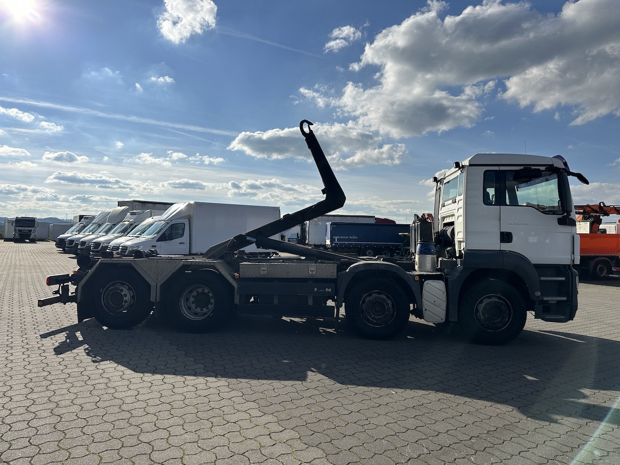 MAN TGS 35.400 8x2 Intarder Meiller Haken - Koukkulava kuorma-auto: kuva MAN TGS 35.400 8x2 Intarder Meiller Haken - Koukkulava kuorma-auto MAN TGS 35.400 8x2 Intarder Meiller Haken - Koukkulava kuorma-auto: kuva MAN TGS 35.400 8x2 Intarder Meiller Haken - Koukkulava kuorma-auto