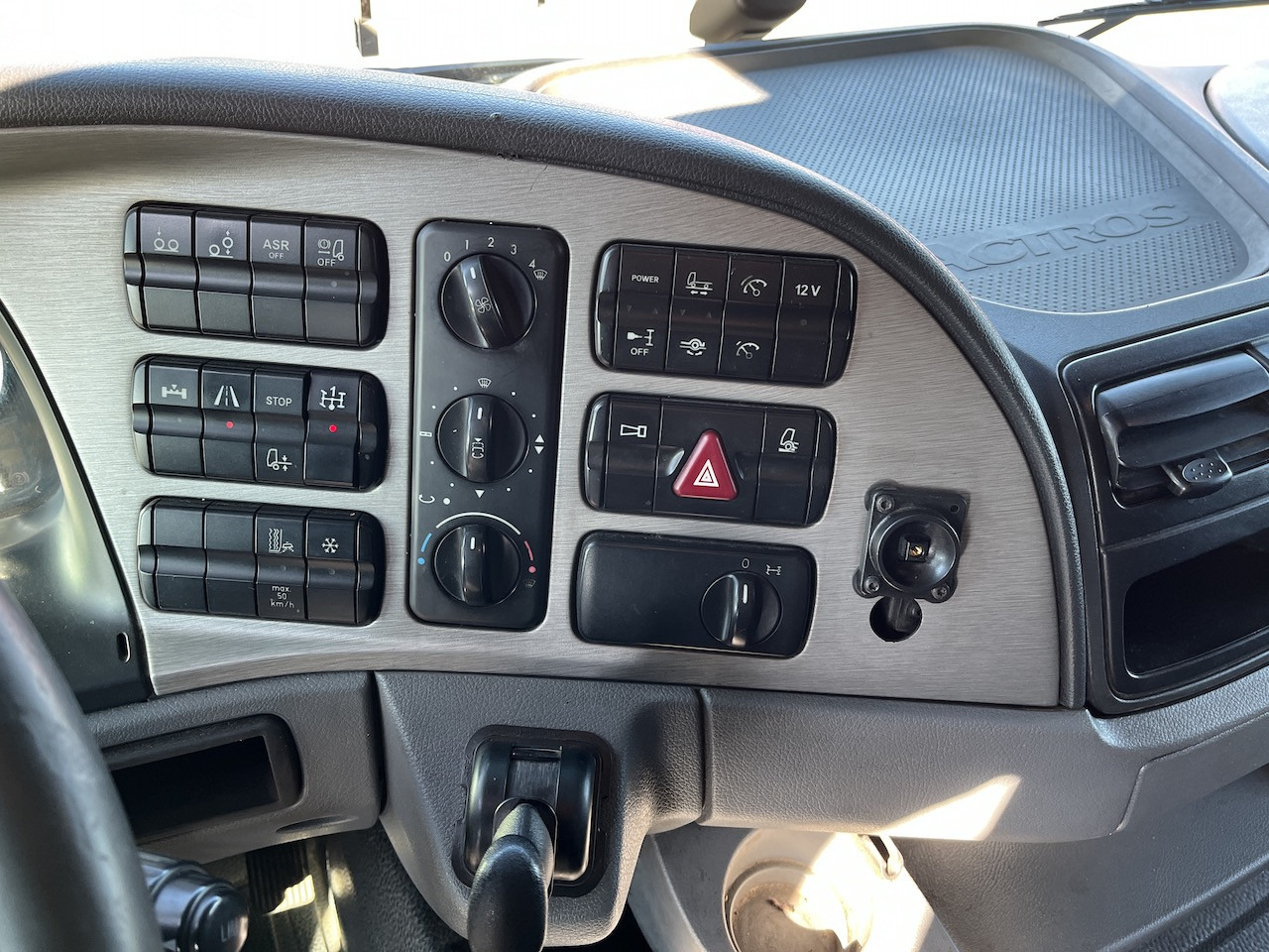 Mercedes-Benz 2541 6x2 Atlas 135.2E Pritsche 8,20 m - Pressukapelli kuorma-auto, Nosturiauto: kuva Mercedes-Benz 2541 6x2 Atlas 135.2E Pritsche 8,20 m - Pressukapelli kuorma-auto, Nosturiauto Mercedes-Benz 2541 6x2 Atlas 135.2E Pritsche 8,20 m - Pressukapelli kuorma-auto, Nosturiauto: kuva Mercedes-Benz 2541 6x2 Atlas 135.2E Pritsche 8,20 m - Pressukapelli kuorma-auto, Nosturiauto