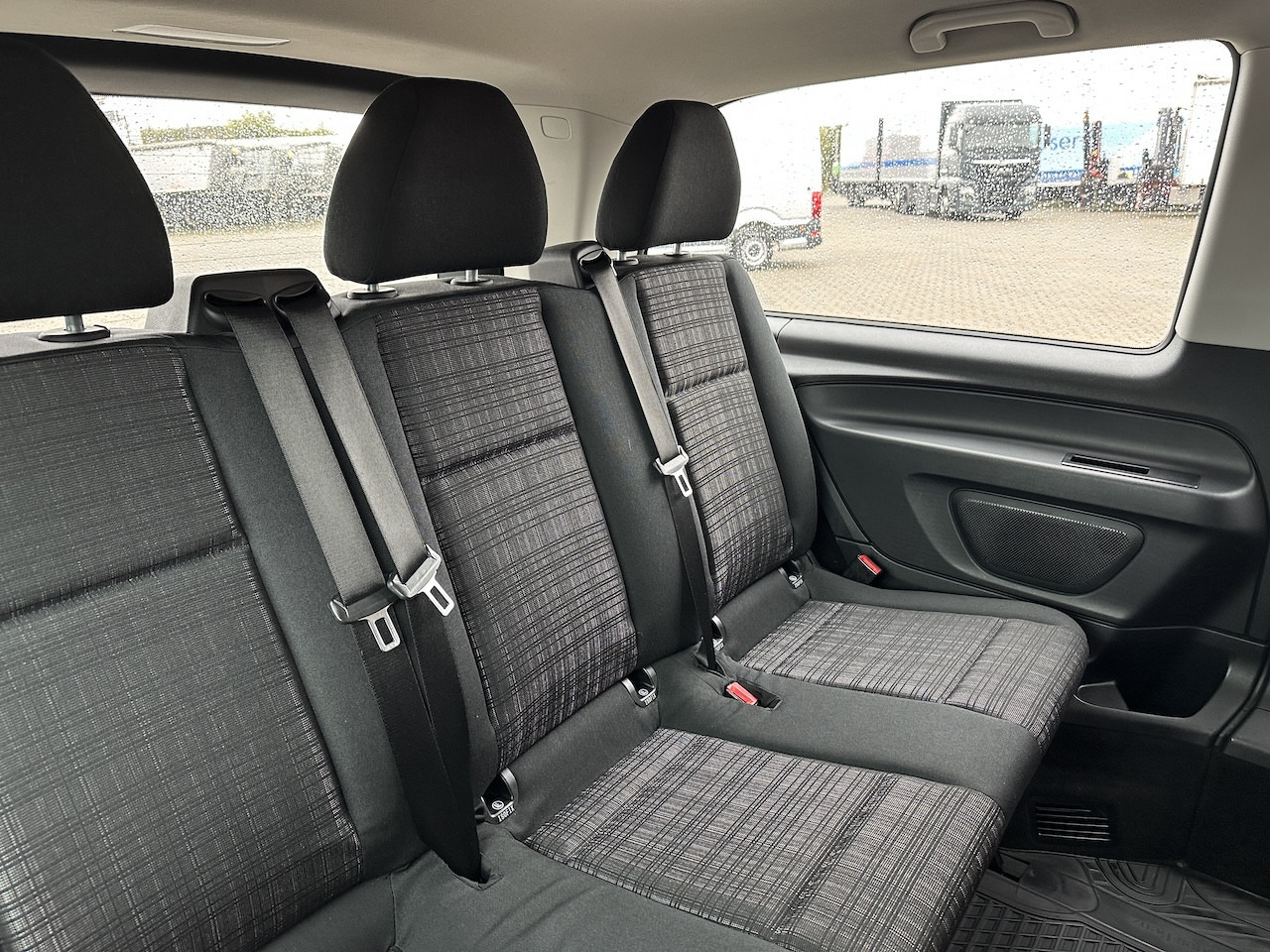 Mercedes-Benz Vito 111 CDI 9 Sitzer BT FSE Klima Tempomat Radio - Pikkubussi: kuva Mercedes-Benz Vito 111 CDI 9 Sitzer BT FSE Klima Tempomat Radio - Pikkubussi Mercedes-Benz Vito 111 CDI 9 Sitzer BT FSE Klima Tempomat Radio - Pikkubussi: kuva Mercedes-Benz Vito 111 CDI 9 Sitzer BT FSE Klima Tempomat Radio - Pikkubussi