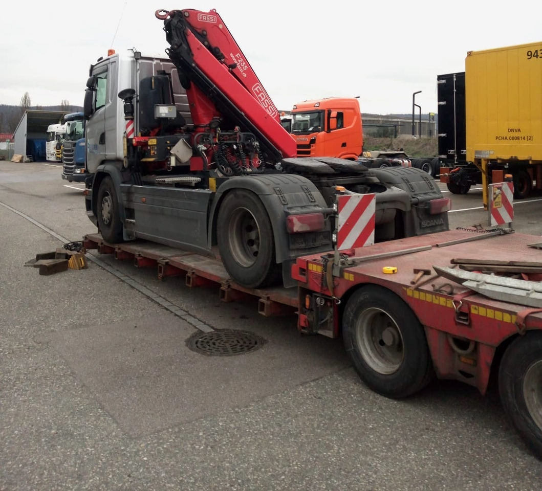 Scania G410 4x2 SZM Kran Fassi F235 Motorschaden - Vetopöytäauto: kuva Scania G410 4x2 SZM Kran Fassi F235 Motorschaden - Vetopöytäauto Scania G410 4x2 SZM Kran Fassi F235 Motorschaden - Vetopöytäauto: kuva Scania G410 4x2 SZM Kran Fassi F235 Motorschaden - Vetopöytäauto