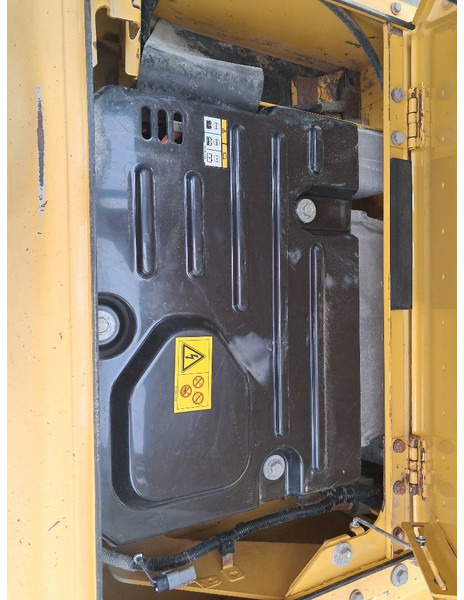 Komatsu HB365LC-3 Hybrid - Telakaivukone: kuva Komatsu HB365LC-3 Hybrid - Telakaivukone Komatsu HB365LC-3 Hybrid - Telakaivukone: kuva Komatsu HB365LC-3 Hybrid - Telakaivukone