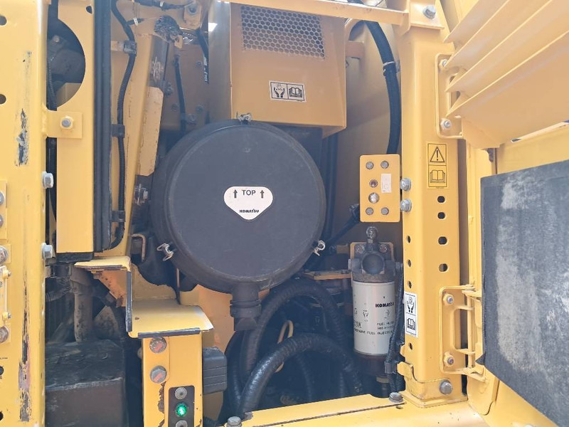 Komatsu HB365LC-3 Hybrid - Telakaivukone: kuva Komatsu HB365LC-3 Hybrid - Telakaivukone Komatsu HB365LC-3 Hybrid - Telakaivukone: kuva Komatsu HB365LC-3 Hybrid - Telakaivukone