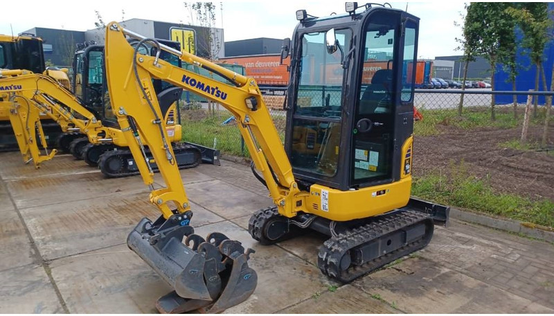 Komatsu PC16R-3HS - Minikuormaaja: kuva Komatsu PC16R-3HS - Minikuormaaja Komatsu PC16R-3HS - Minikuormaaja: kuva Komatsu PC16R-3HS - Minikuormaaja