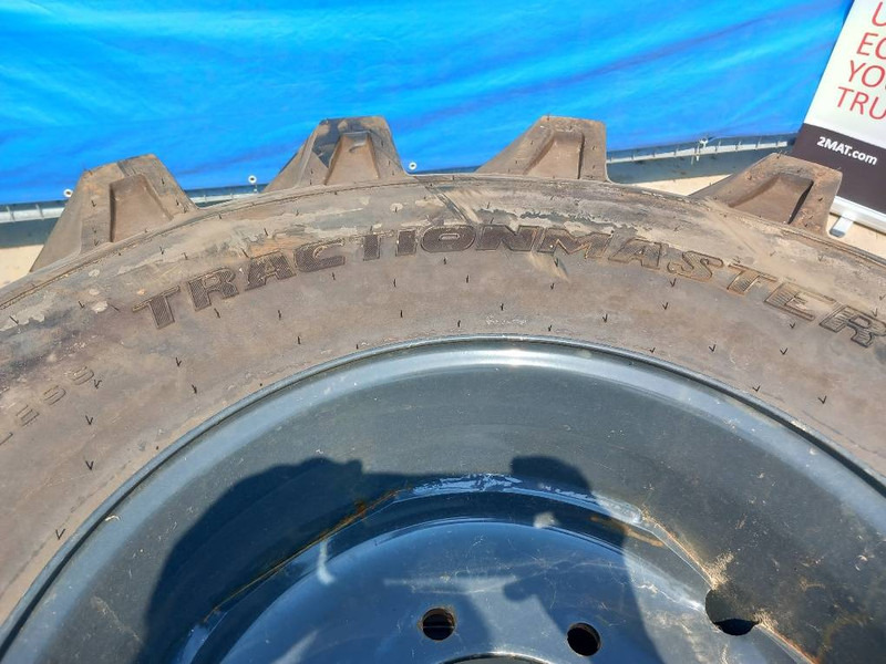 TractionMaster 18-19,5 - Renkaat ja vanteet - Materiaalinkäsittely: kuva TractionMaster 18-19,5 - Renkaat ja vanteet - Materiaalinkäsittely TractionMaster 18-19,5 - Renkaat ja vanteet - Materiaalinkäsittely: kuva TractionMaster 18-19,5 - Renkaat ja vanteet - Materiaalinkäsittely