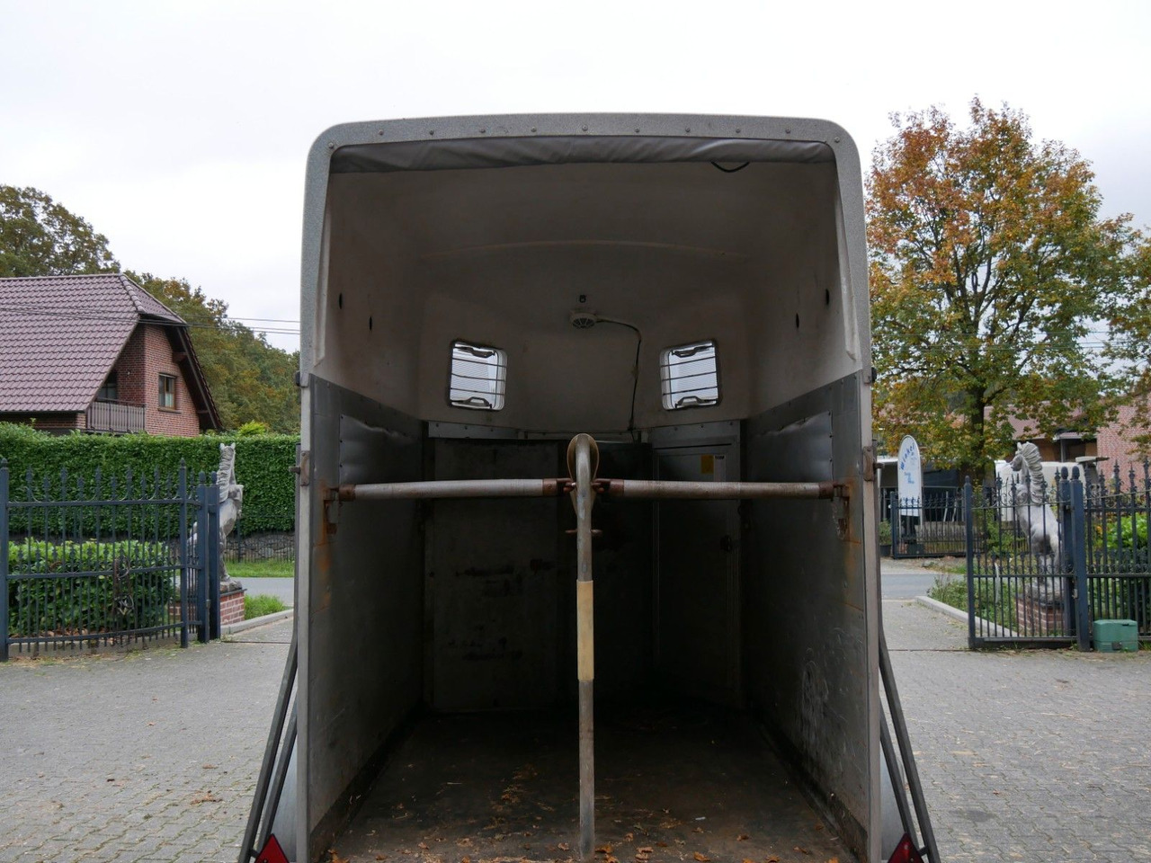 Böckmann Alu 2 Pferde mit Sattelkammer - Eläinten kuljetus perävaunu: kuva Böckmann Alu 2 Pferde mit Sattelkammer - Eläinten kuljetus perävaunu Böckmann Alu 2 Pferde mit Sattelkammer - Eläinten kuljetus perävaunu: kuva Böckmann Alu 2 Pferde mit Sattelkammer - Eläinten kuljetus perävaunu