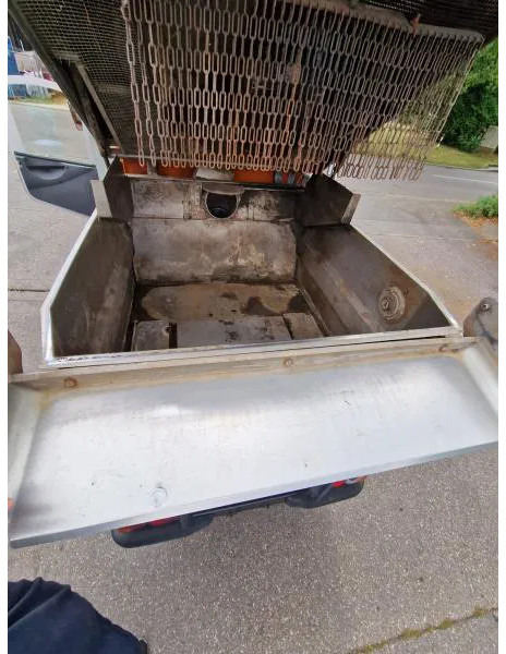 Lakaisukone teollisuuteen Bucher Kehrmaschine BUCHER-GUYER Kehrmaschine EG 4.500 kg Diesel Topzustand: kuva Lakaisukone teollisuuteen Bucher Kehrmaschine BUCHER-GUYER Kehrmaschine EG 4.500 kg Diesel Topzustand