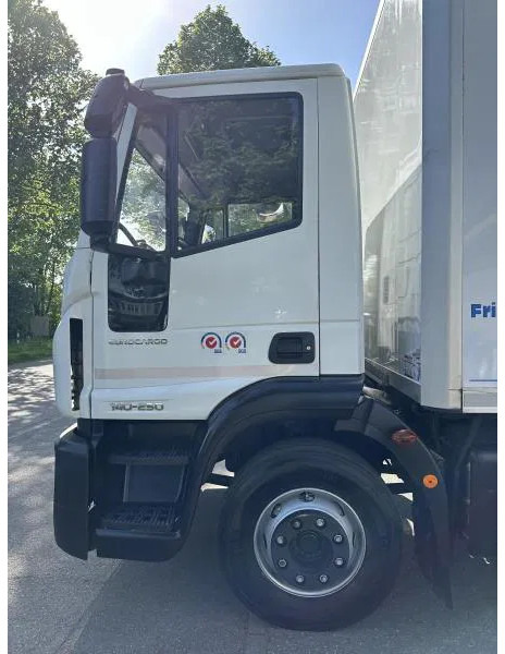 Iveco EuroCargo 140 140-250 Tiefkühl Multitemp - Refrigeraattori kuorma-auto: kuva Iveco EuroCargo 140 140-250 Tiefkühl Multitemp - Refrigeraattori kuorma-auto Iveco EuroCargo 140 140-250 Tiefkühl Multitemp - Refrigeraattori kuorma-auto: kuva Iveco EuroCargo 140 140-250 Tiefkühl Multitemp - Refrigeraattori kuorma-auto