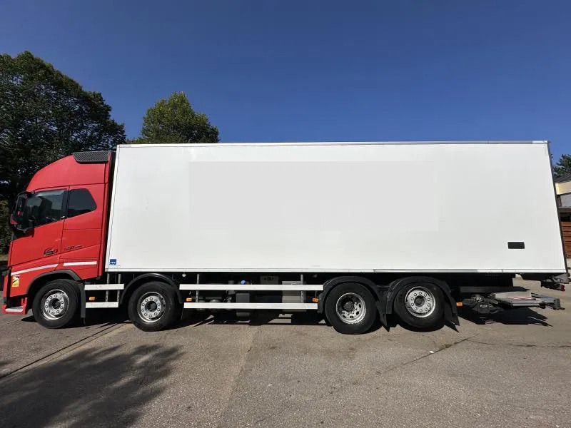 Volvo FH 16.550 XL 8x2 Tief Kühlkoffer ThermoKing LBW - Kuorma-auto: kuva Volvo FH 16.550 XL 8x2 Tief Kühlkoffer ThermoKing LBW - Kuorma-auto Volvo FH 16.550 XL 8x2 Tief Kühlkoffer ThermoKing LBW - Kuorma-auto: kuva Volvo FH 16.550 XL 8x2 Tief Kühlkoffer ThermoKing LBW - Kuorma-auto