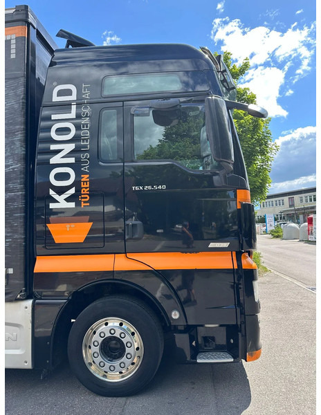 Pressukapelli kuorma-auto MAN TGX 26.540 FNLL Pritsche / Plane Festaufbau Jumbo MEGA: kuva Pressukapelli kuorma-auto MAN TGX 26.540 FNLL Pritsche / Plane Festaufbau Jumbo MEGA