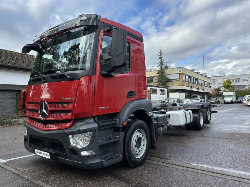 Mercedes-Benz 2532 LL 6x2 LANGES Fahrgestell Intarder Lenkachse - Kuorma-auto alusta: kuva Mercedes-Benz 2532 LL 6x2 LANGES Fahrgestell Intarder Lenkachse - Kuorma-auto alusta Mercedes-Benz 2532 LL 6x2 LANGES Fahrgestell Intarder Lenkachse - Kuorma-auto alusta: kuva Mercedes-Benz 2532 LL 6x2 LANGES Fahrgestell Intarder Lenkachse - Kuorma-auto alusta