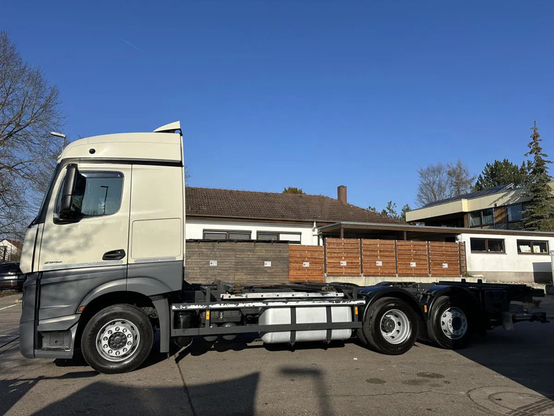 Mercedes-Benz Actros 2542 LL BDF Standard 6x2 LBW - Konttialus/ Vaihtokuormatilat kuorma-auto: kuva Mercedes-Benz Actros 2542 LL BDF Standard 6x2 LBW - Konttialus/ Vaihtokuormatilat kuorma-auto Mercedes-Benz Actros 2542 LL BDF Standard 6x2 LBW - Konttialus/ Vaihtokuormatilat kuorma-auto: kuva Mercedes-Benz Actros 2542 LL BDF Standard 6x2 LBW - Konttialus/ Vaihtokuormatilat kuorma-auto
